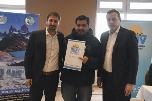 Alicia entregó certificados de posesión de tierras a familias de Río Gallegos