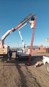 Avanzan obras para extender líneas de energía eléctrica y red cloacal en Puerto Deseado