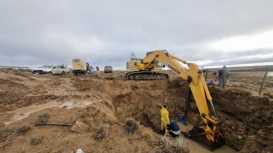 Servicios Públicos trabajó en la reparación del acueducto de río Santa Cruz – Bahía San Julián