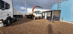 Servicios Públicos instala nuevos módulos para oficinas en la planta de ósmosis de Puerto Deseado