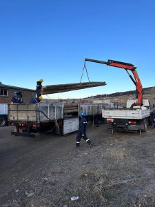 Llegaron los materiales para la construcción del tendido eléctrico de 28 de Noviembre