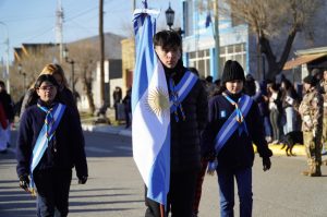 El pueblo de Santa Cruz conmemoró el 207° Aniversario de la Declaración de la Independencia en Piedra Buena