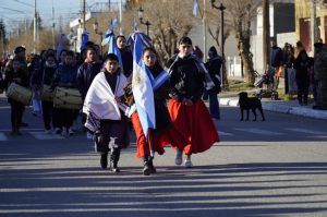 El pueblo de Santa Cruz conmemoró el 207° Aniversario de la Declaración de la Independencia en Piedra Buena