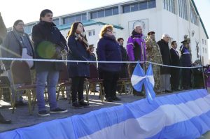 El pueblo de Santa Cruz conmemoró el 207° Aniversario de la Declaración de la Independencia en Piedra Buena
