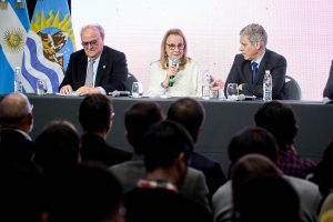 Inversión histórica: Alicia e YPF presentaron las líneas de crédito y la planta potabilizadora de agua
