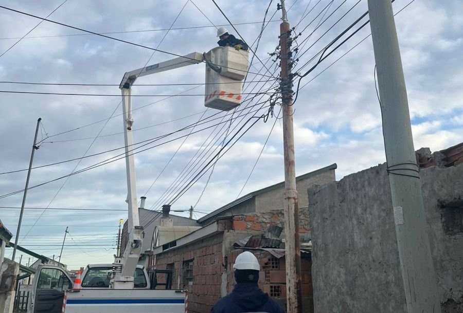 Se trabaja en el alumbrado del Barrio 499 para garantizar la seguridad