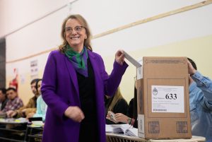 Alicia: “En estos 40 años de democracia, lo importante es ejercer nuestro derecho a votar”