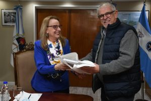 Alicia se reunió con el nuevo jefe del aeropuerto de El Calafate