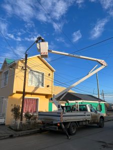 Servicios Públicos trabaja en el recambio de luminarias del barrio Evita