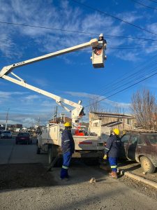 Servicios Públicos trabaja en el recambio de luminarias del barrio Evita