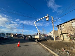 Servicios Públicos trabaja en el recambio de luminarias del barrio Evita