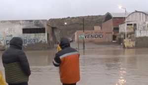 Gobierno y Municipio trabajaron de manera articulada para asistir a los vecinos por las fuertes lluvias en Caleta Olivia