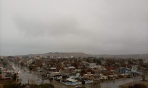 Gobierno y Municipio trabajaron de manera articulada para asistir a los vecinos por las fuertes lluvias en Caleta Olivia
