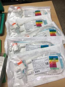 Entrega de equipamiento e insumos a hospitales de la Provincia