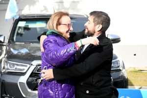 Fortalecimiento del Parque Automotor: Alicia entregó nuevas unidades móviles a Koluel Kaike
