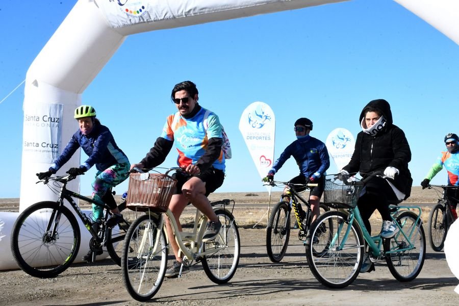 “Santa Cruz recorre”: realizaron una gran jornada de cicloturismo con mirada inclusiva en Río Gallegos