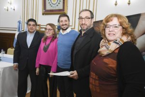 Fortalecimiento del segundo nivel sanitario: Alicia entregó ambulancias a seis localidades de Santa Cruz