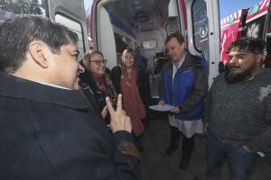 Fortalecimiento del segundo nivel sanitario: Alicia entregó ambulancias a seis localidades de Santa Cruz