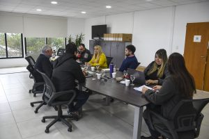 Gobierno de Santa Cruz avanza en las paritarias sectoriales