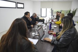 Gobierno de Santa Cruz avanza en las paritarias sectoriales