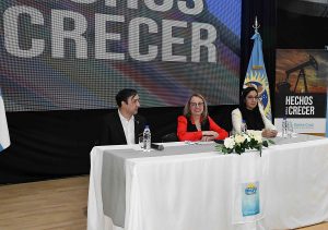 El sueño de la casa propia: Alicia entregó viviendas a 47 familias de Río Gallegos