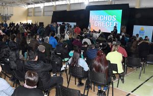El sueño de la casa propia: Alicia entregó viviendas a 47 familias de Río Gallegos