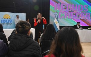 El sueño de la casa propia: Alicia entregó viviendas a 47 familias de Río Gallegos