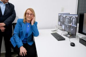 Hechos Para Crecer: Alicia inauguró el resonador del Hospital Regional