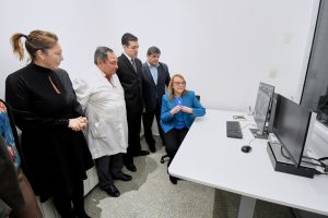 Hechos Para Crecer: Alicia inauguró el resonador del Hospital Regional