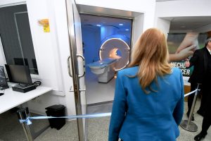 Hechos Para Crecer: Alicia inauguró el resonador del Hospital Regional