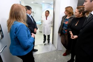 Hechos Para Crecer: Alicia inauguró el resonador del Hospital Regional