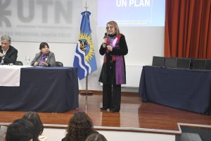 Alicia entregó equipos a la Escuela Industrial de Procesos Energéticos de Río Gallegos
