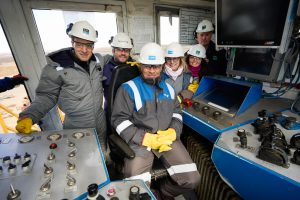 Desarrollo Productivo: Alicia recorrió el primer pozo exploratorio del Macizo de Palermo Aike