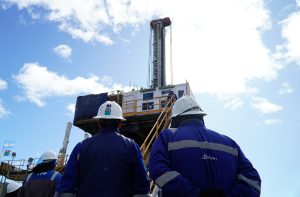 Desarrollo Productivo: Alicia recorrió el primer pozo exploratorio del Macizo de Palermo Aike