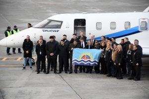 Hechos Para Crecer: Alicia presentó “La Cruz del Sur”, el nuevo avión sanitario de la provincia
