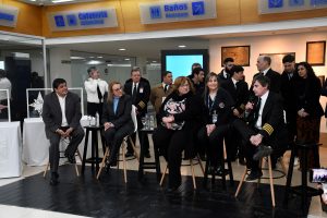 Hechos Para Crecer: Alicia presentó “La Cruz del Sur”, el nuevo avión sanitario de la provincia