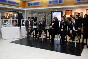Hechos Para Crecer: Alicia presentó “La Cruz del Sur”, el nuevo avión sanitario de la provincia