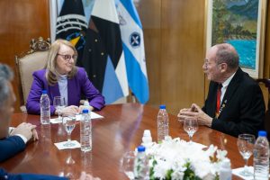 Alicia se reunió con integrantes del Rotary Club en Casa de Gobierno