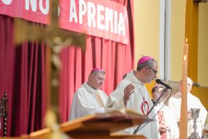 Alicia participó de la asunción del nuevo Obispo de Santa Cruz y Tierra del Fuego
