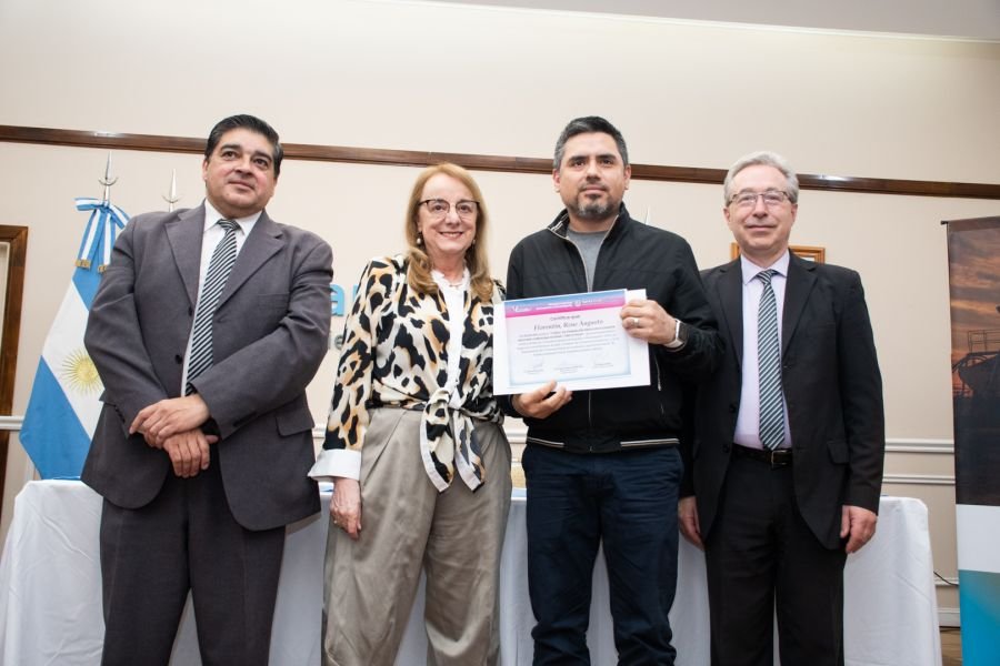 Se entregaron ecógrafos y certificados de capacitaciones en Casa de Gobierno