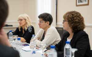 Vidal: “Nuestro gobierno fortalecerá la conexión entre las instituciones educativas y la comunidad”