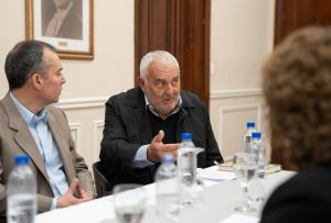 Vidal: “Nuestro gobierno fortalecerá la conexión entre las instituciones educativas y la comunidad”