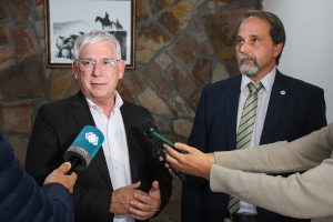 Vidal firmó convenio marco para mejorar las posibilidades de trabajo en Santa Cruz