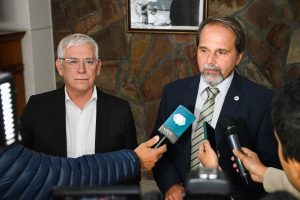 Vidal firmó convenio marco para mejorar las posibilidades de trabajo en Santa Cruz