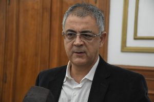El Gobierno firmó un convenio con empresas para garantizar la provisión de merluza a sectores sociales