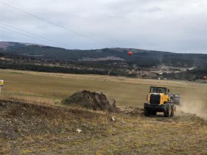 28 de Noviembre: Servicios Públicos instala luminaria en Rospentek Aike
