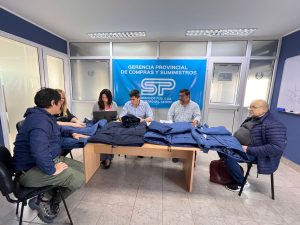 Licitaciones Públicas en Servicios Públicos: Se adquirirán camperas de abrigo para el personal
