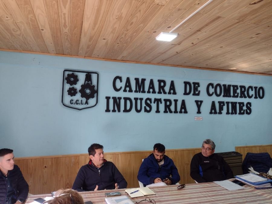 Las Heras: Servicios Públicos participó de mesa de diálogo con el sector comercial y el municipio