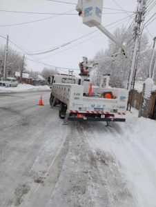 Servicios Públicos trabaja en desperfectos causados por el frío extremo