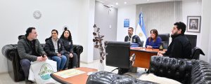 Autoridades de Ambiente entregaron kits sustentables en Piedra Buena